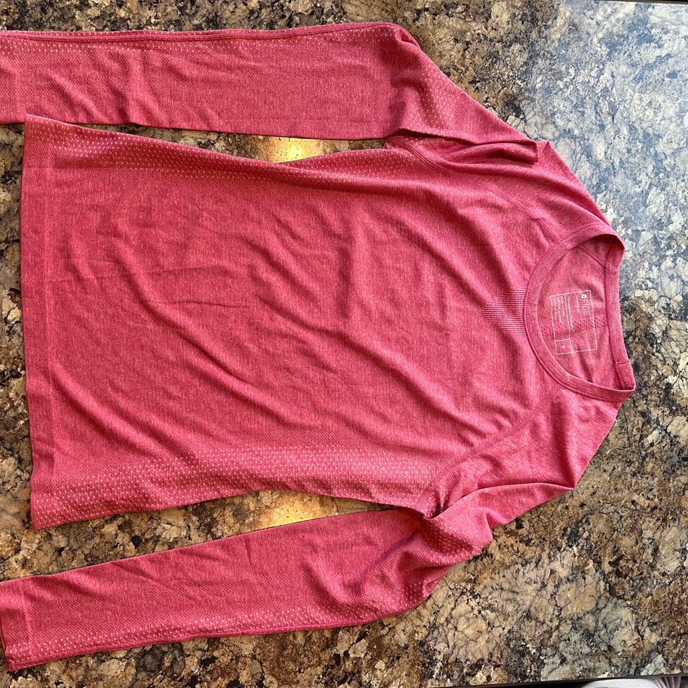 9 FIGS Salta performance under scrubs, new and like new without tags.